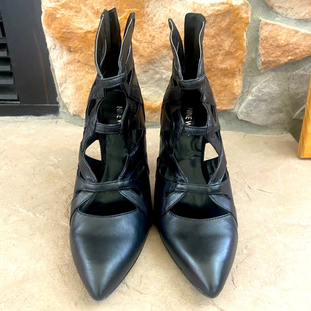 Ladies black heels